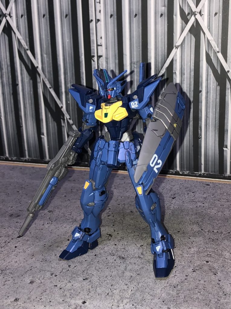 オプションユニットを装備していない素の形態。ティターンズカラー！