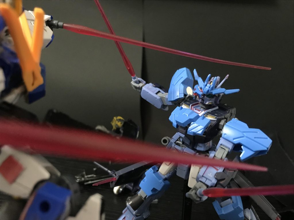 ウーアオー「てやぁ!!終わりだ!」ガシャン!ペイルライダーDDD「しまった!ぅぁ!」