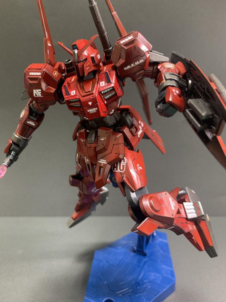 近くで見ると粗が目立ちます。