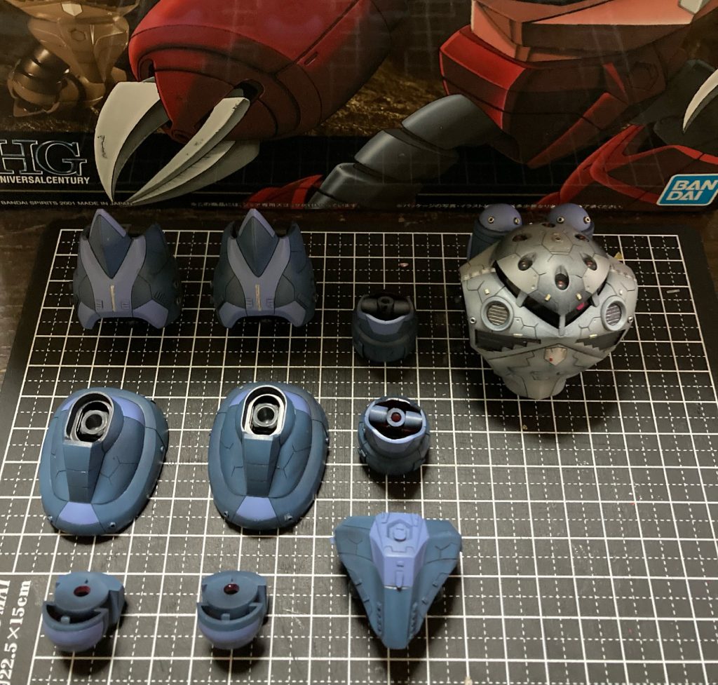 マスキングも2度としたくないくらい苦行でした。゚(゚´Д`゚)゚。ガンプラは忍耐99%ですよね。