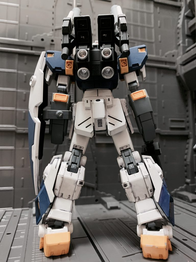 バックショット。バーニアノズルをシルバー塗装しています。