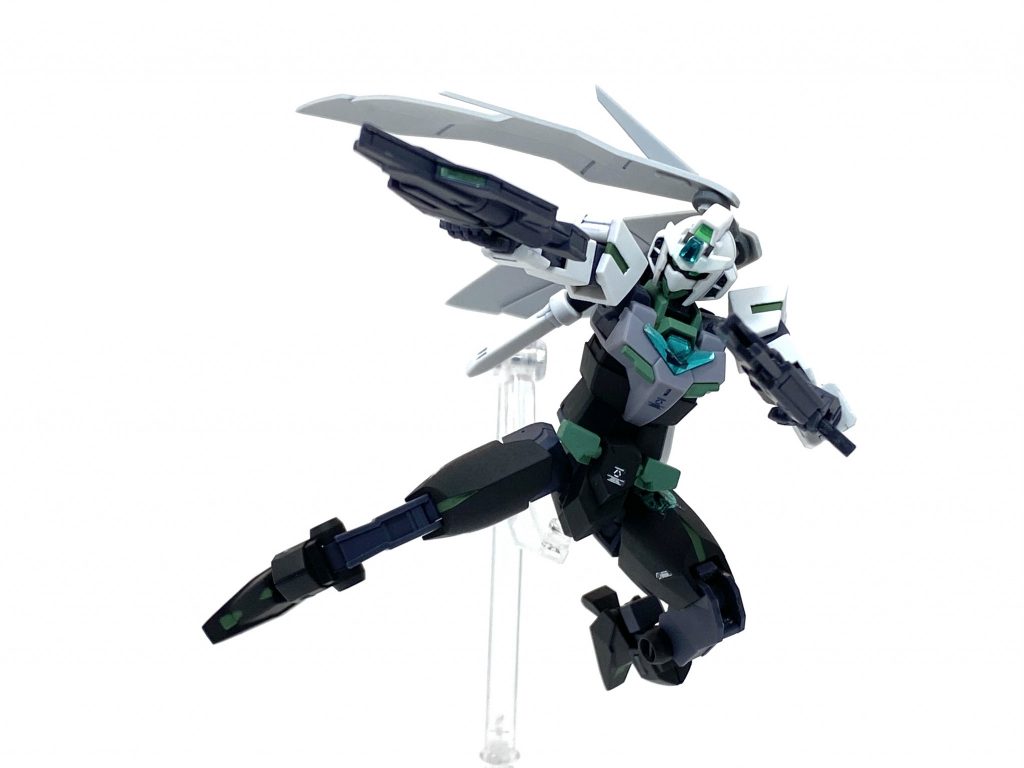 通常のコアガンダムよりもさらに機動力に優れ、二挺のコアスプレーガンの連射やヒットアンドアウェイを得意とする。