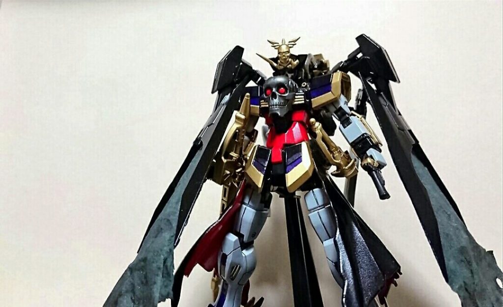 ハインリヒ本機のベース機の一つ。海賊をモチーフとした異色の機体。近接線を好みチームではビルドデスティニーと共に前線を駆ける。