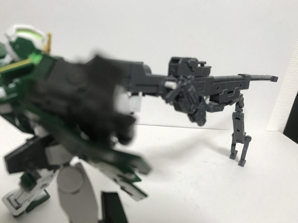 デュナメス「頑張ってくれ！ストカス！」