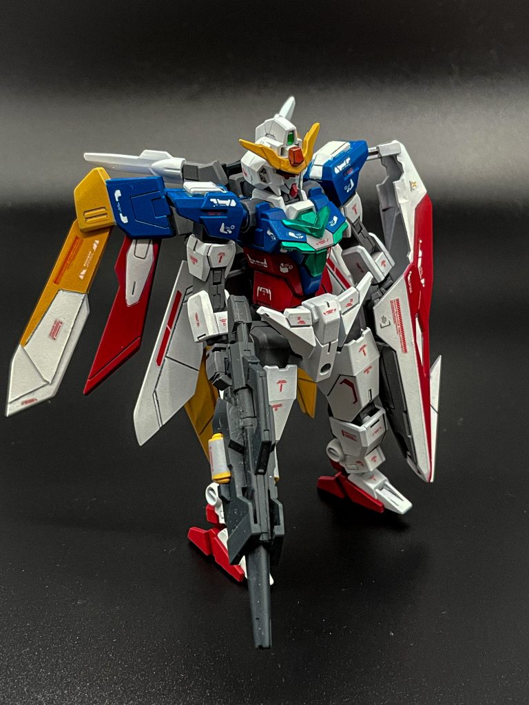 コアガンダムⅡはウィングガンダム風に改装とカラーリングで仕上げました。