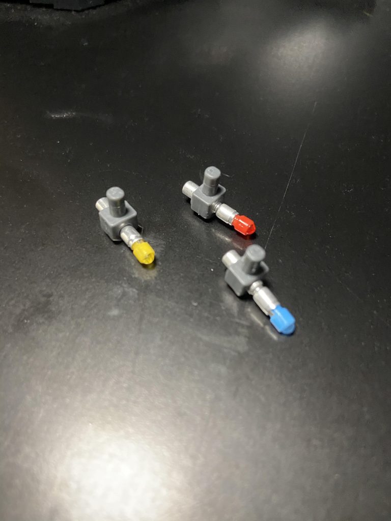 ちなみに、股間光るくんです。スタンド用穴が開いていれば、大体股間を光らせられます。創傑には有効ですが、どこ光らせとんねん!ってなりますので注意しましょう。笑