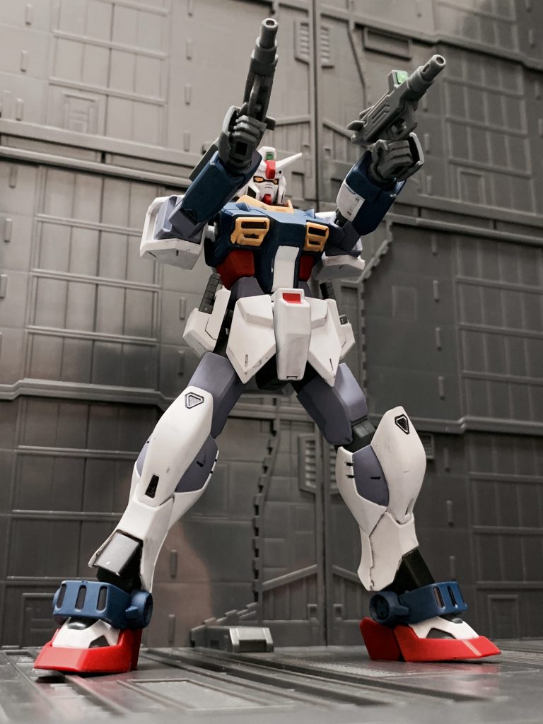 90mmサブマシンガン。2丁拳銃ってだけでかっこいい。