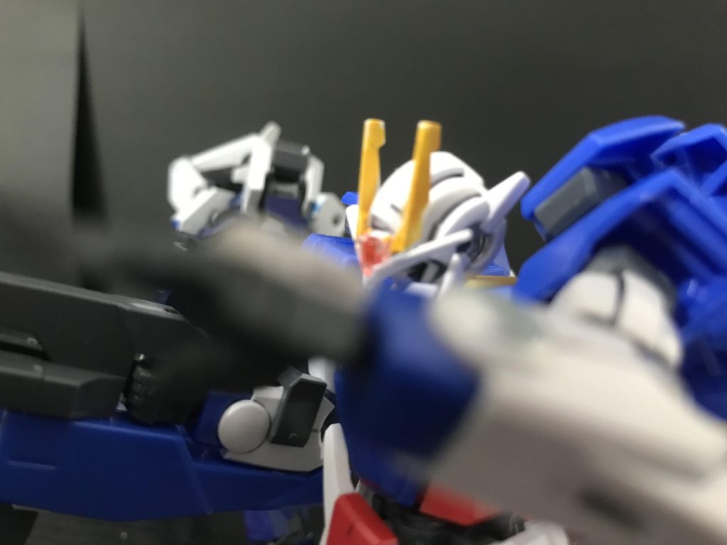 ？？？「私か？私はな！」？？？「ダブルオー…」