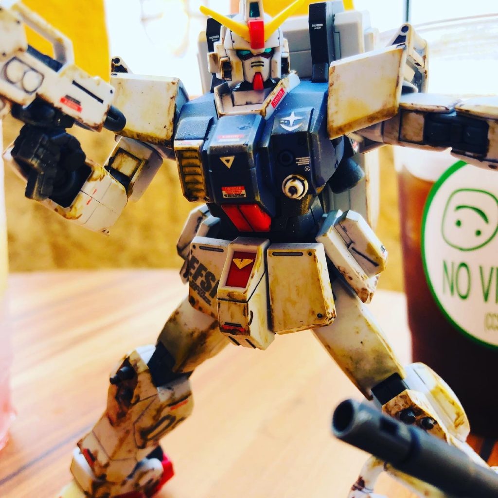 旅行ついでにプラモ屋探索→ホテルでガンプラ作成！–2枚目/制作者：guti14