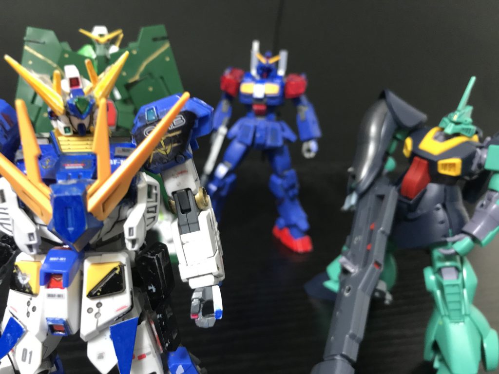 デュナメス「もちろん、なあ!ストカス!」ストカス「えっ…エステ?行かないよなんの話?」デュナメス「ほ?」デュナメス「満場一致!行きましょう!たとえ1人のためでも!」デュナメス「俺はデュナメスです!そっちがストライカーカスタム、ストカスって呼んでやってください!」ストカス「ど、どうも…」ディジェ「じゃあ武器だ!俺についてきな!」