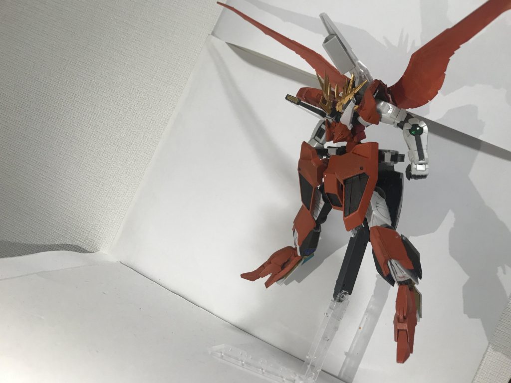 ゲテモノはい、言い訳させて下さいん？まず整理？あ！まず、色？いや絵の具の　　オレンジが余ってたんだよ！ん？弓はしてる人がいた？　こっちの方が出来が悪いんだよ！（何の自慢？）ん？エクシアの腕？余ってたんだよ！ん？アンテナ？バンシィー　無くして、食玩使ったんだよ！そのあと見たかったし！