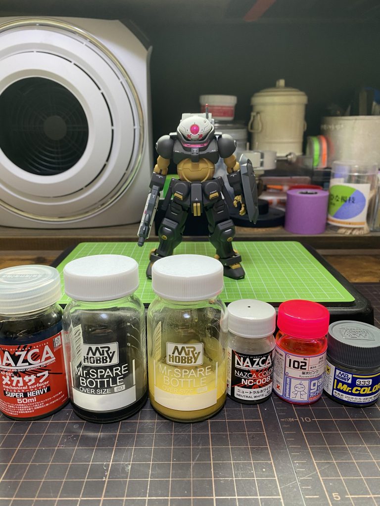 塗料です。メインのブラウンとイエローはいい色が見つからなかったので今回は調色しています。ご覧頂きありがとうございました( •̀ᴗ•́ )