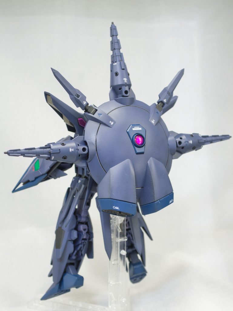 バックパックは1/100プロヴィデンス(MGじゃない旧版の方)から流用クリアパーツでヒトツメの意匠も加えました