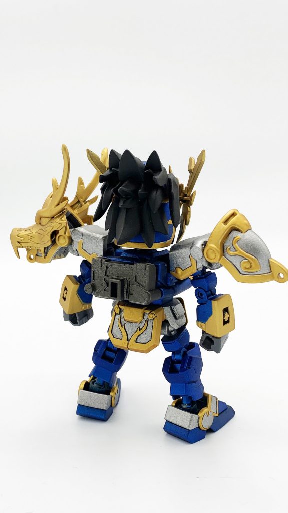 背面腕の武装ジョイントは目立ちにくいようプラ板でデザインを変更。