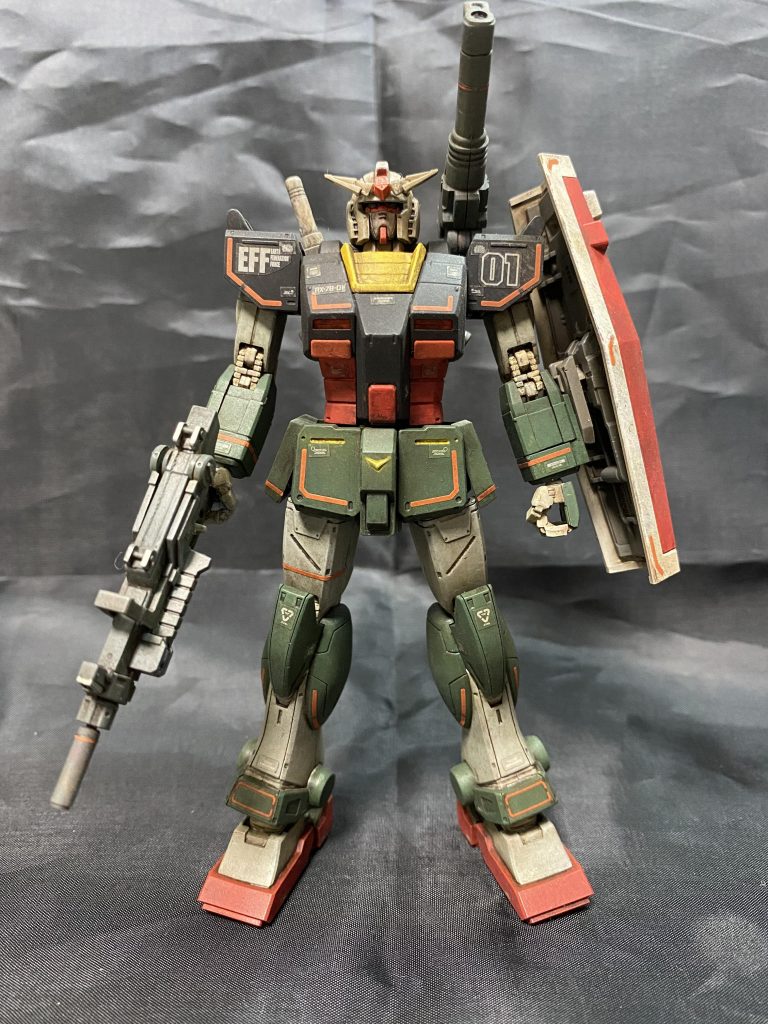 正面!当初局地ガンダムを白い悪魔カラーで製作してみようと思っていたのですが、いつの間にかオリジン版が発売していたので、何にしようかなと考えてていたところ。