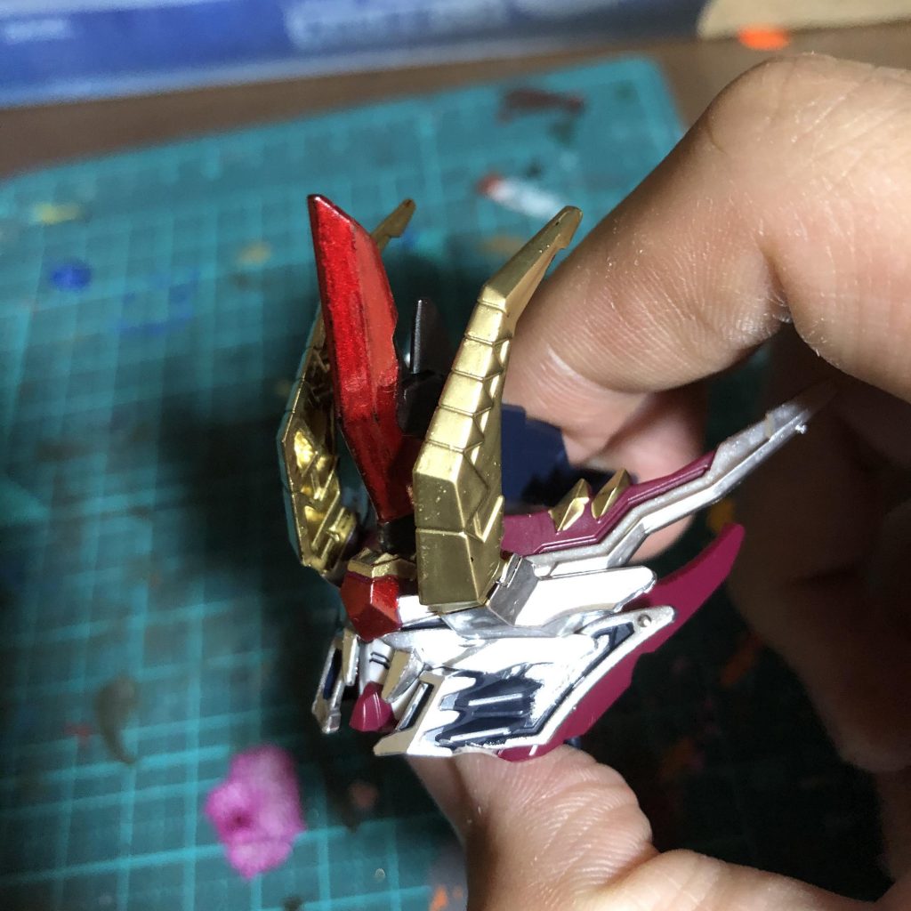 最初はこんな感じだったけど初めてマスキングで目のシール作ったのでそれが見える形に変えました