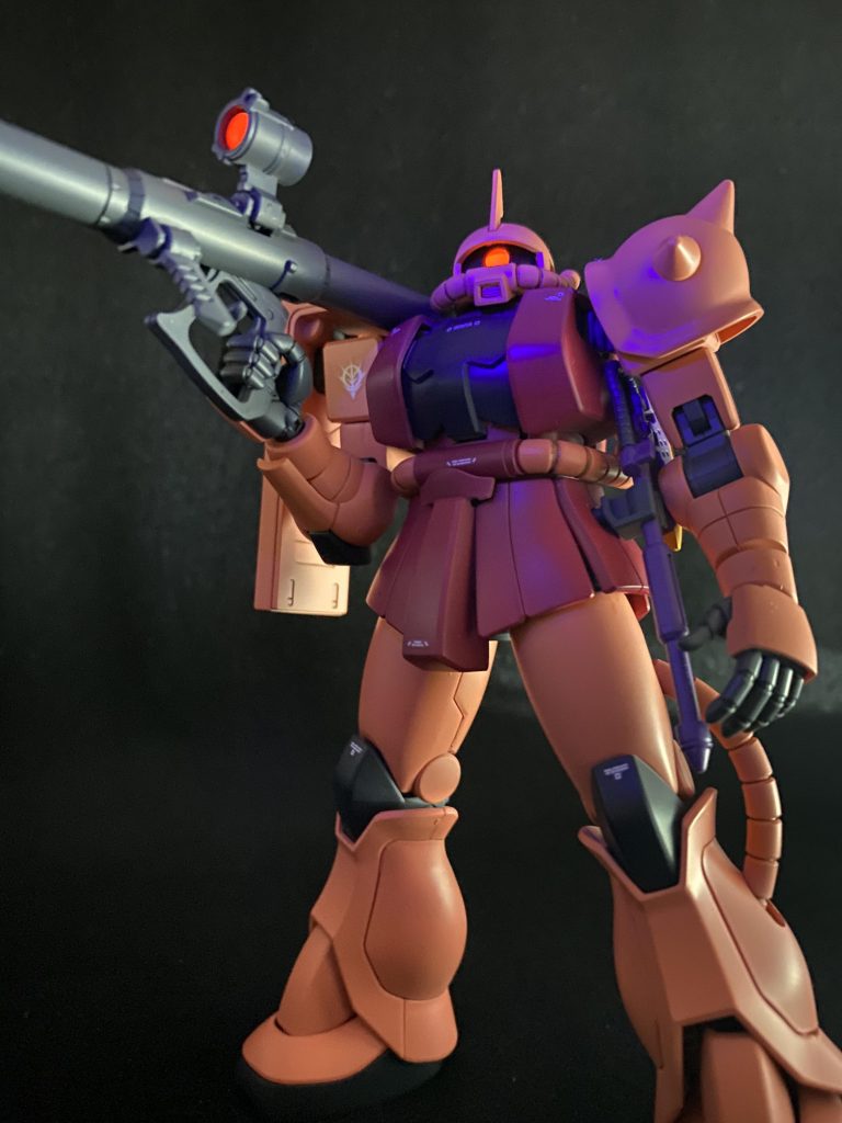 蛍光塗料使ってるんで、ブラックライトで光ります。