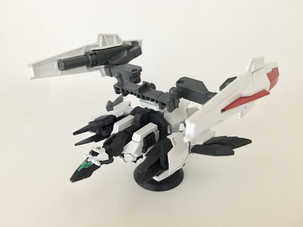 モビルアーマー「シグナス」、正面。水中戦に向けて開発されたモビルアーマー。防御力が極めて高く、水中におけるスピードも速い。使用機材はメルクワンユニットとメテオホッパー。