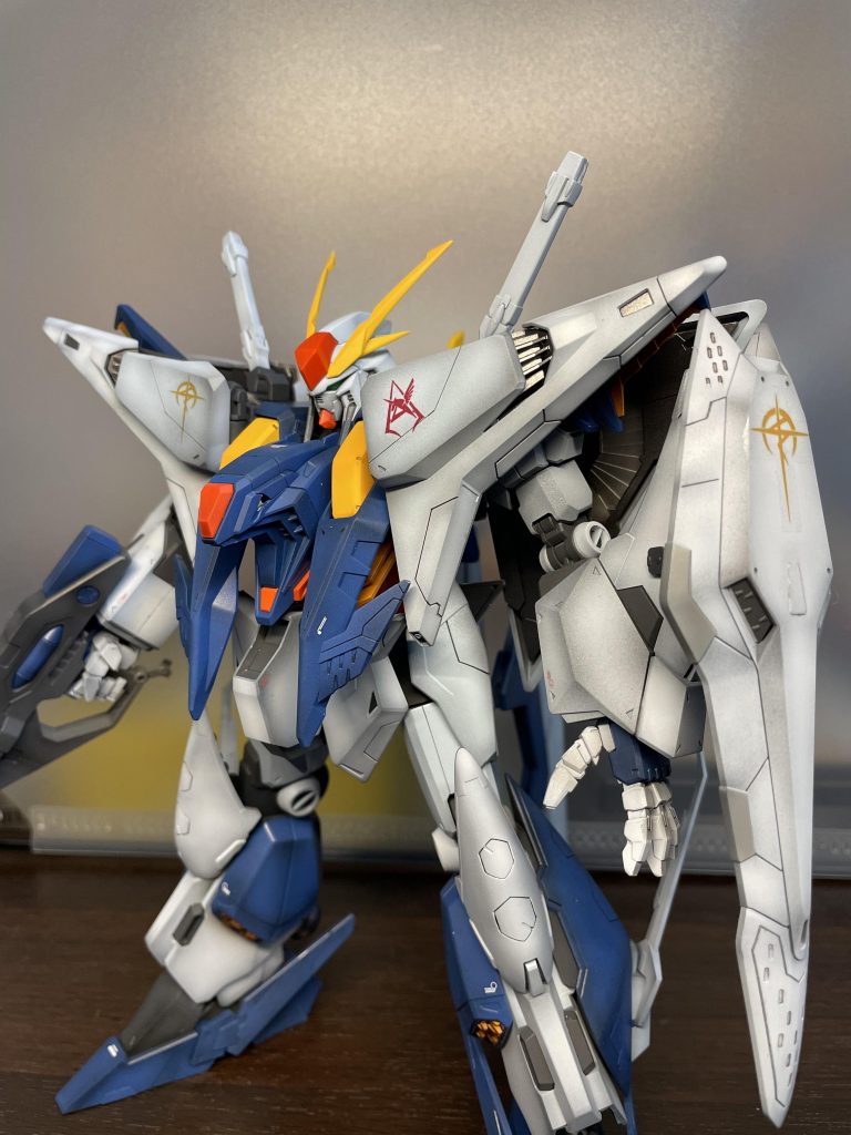 デザインに好き嫌いの分かれる機体ですよねー完成しては直しての繰り返しで非常に効率の悪い作り方でしたが自分の好みに出来たと思います。