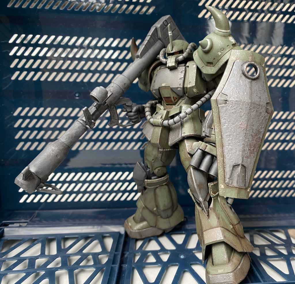 爪先と腰アーマー前面、シールドの中心部はテクスチャーで鋳造表現しました。