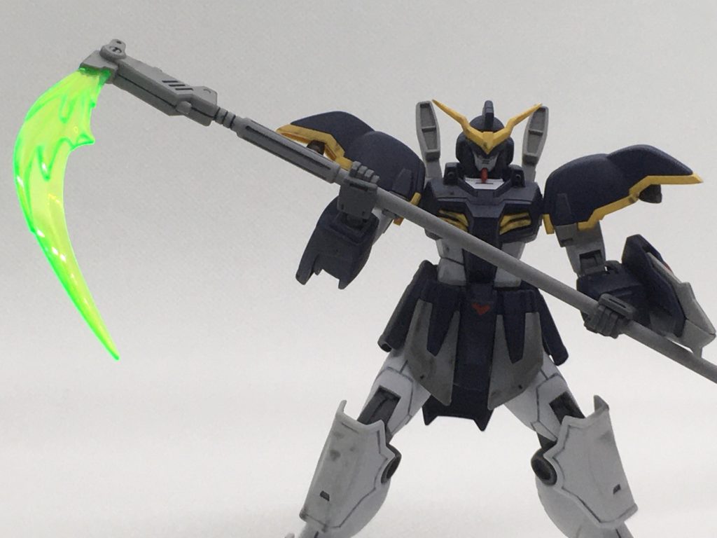 デスサイズは個人的に好きなMS放送当時に1/100のデスサイズを購入し、カッコよく仕上げてやる！と意気込んでましたが、技術が追いつかず放置した挙句、就職を機に破棄した苦い思い出…今回は当時を偲んでちゃんと完成させました