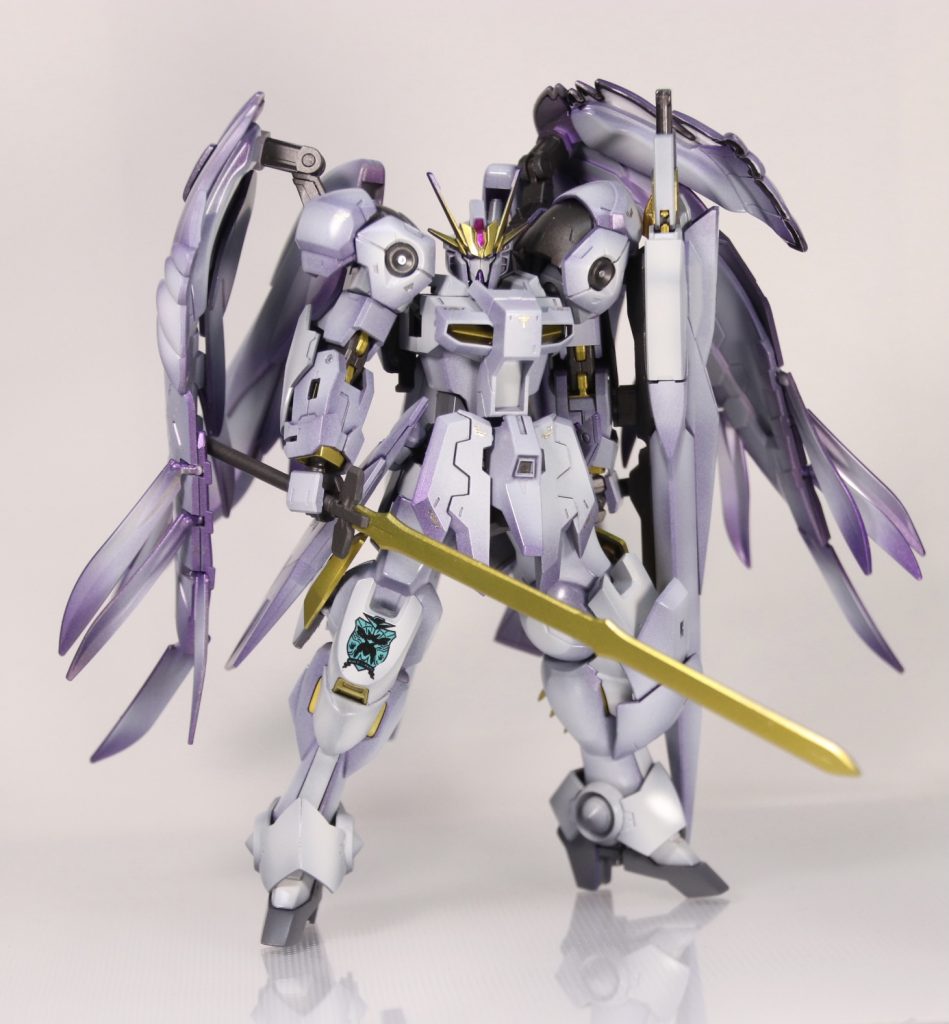 イージスナイト自体騎士ガンダムのリアルモードみたいな一面があると思うので神聖騎士に合わせて翼を付けました