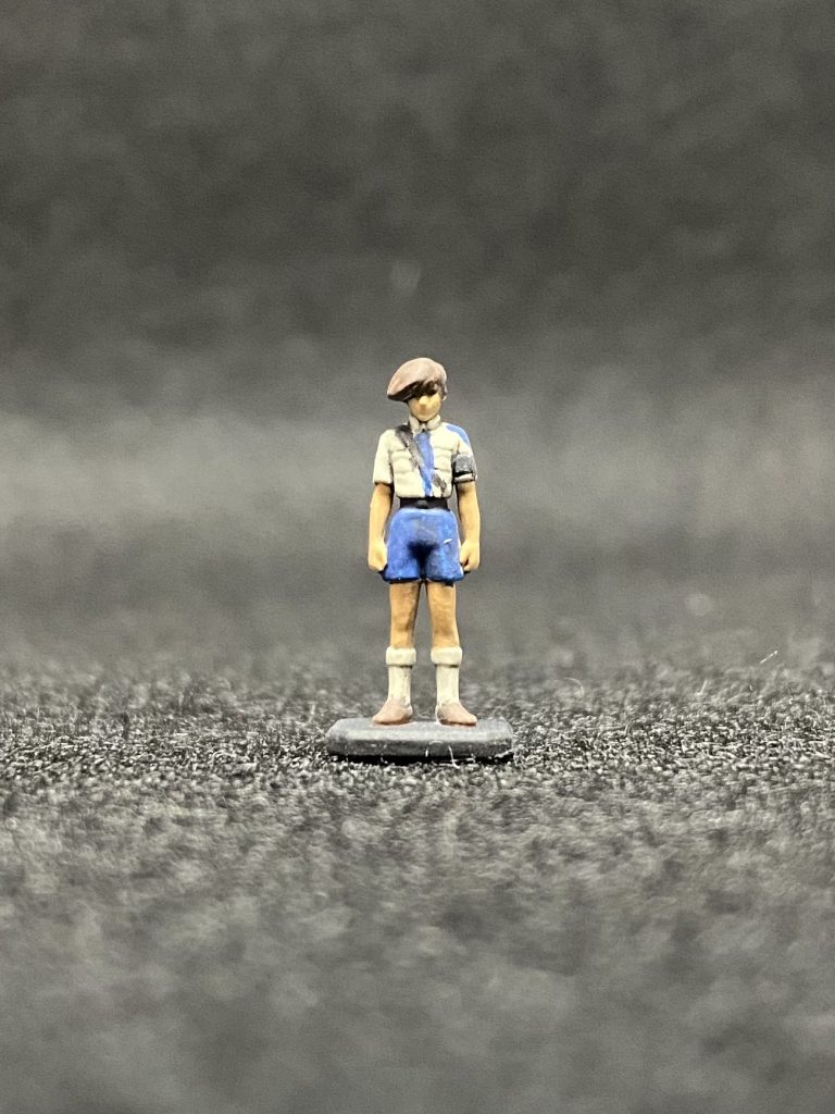 マリーメイア軍の制服を着たトロワ。コックピットにも乗ってますが組み立てると絶対撮れませんw