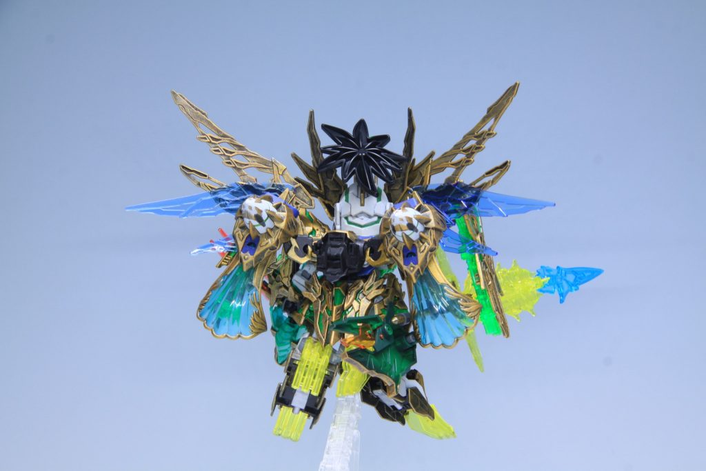 ゴテゴテすぎて、もう何が何だかわからないよ・・・。