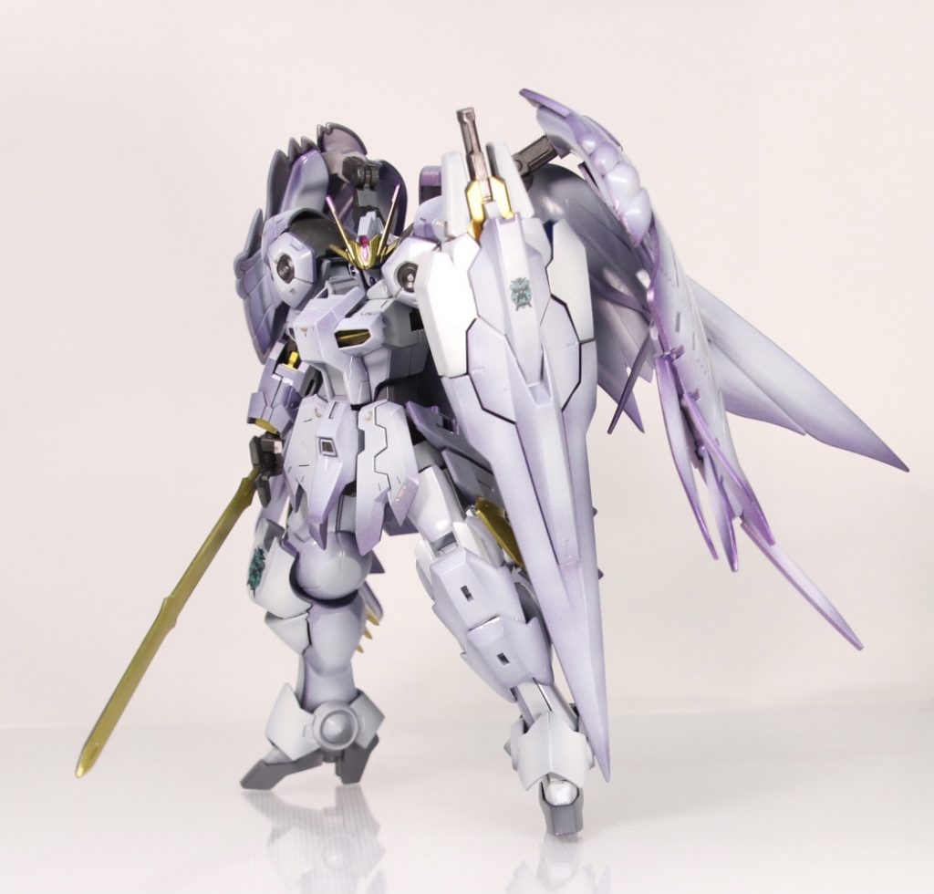 左腕はユニウスセブンソードシールドを装備