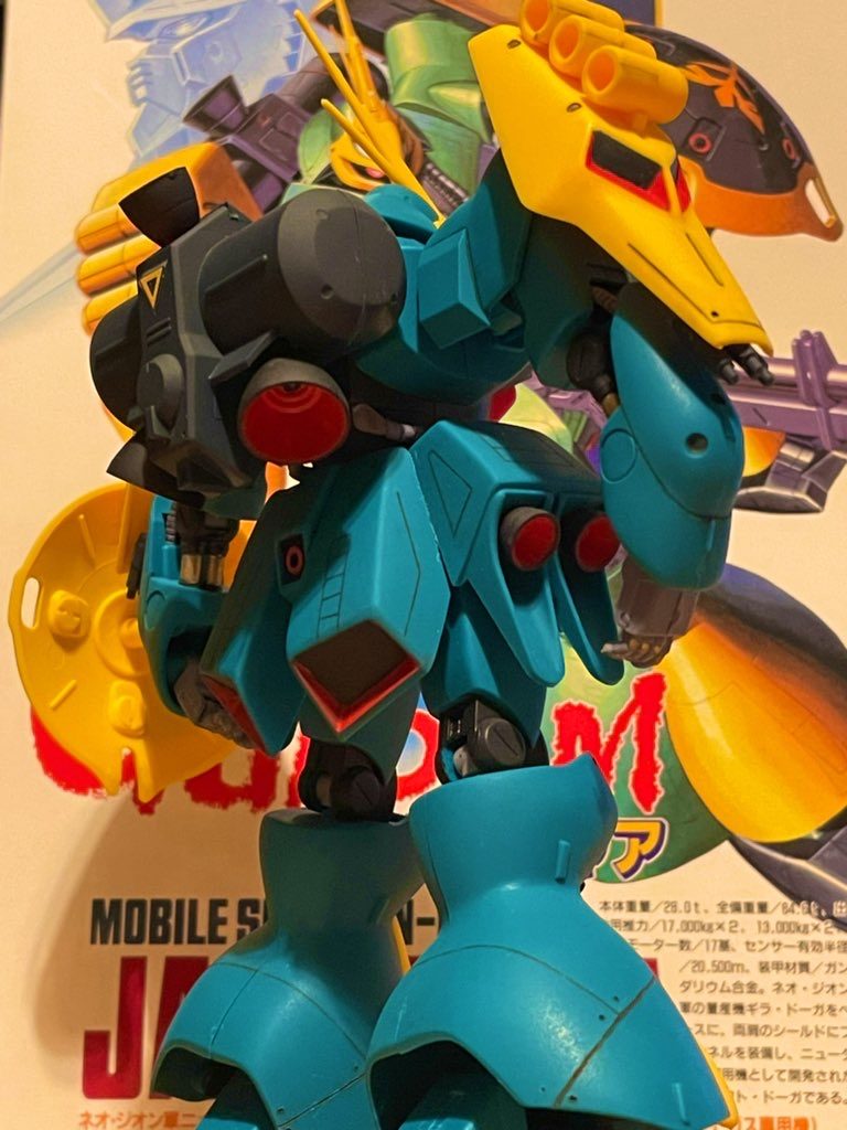 模型屋さんで筋彫り道具を手に入れてきましたが、上手く使えませんでした、、気が遠くなる作業ですね🤔