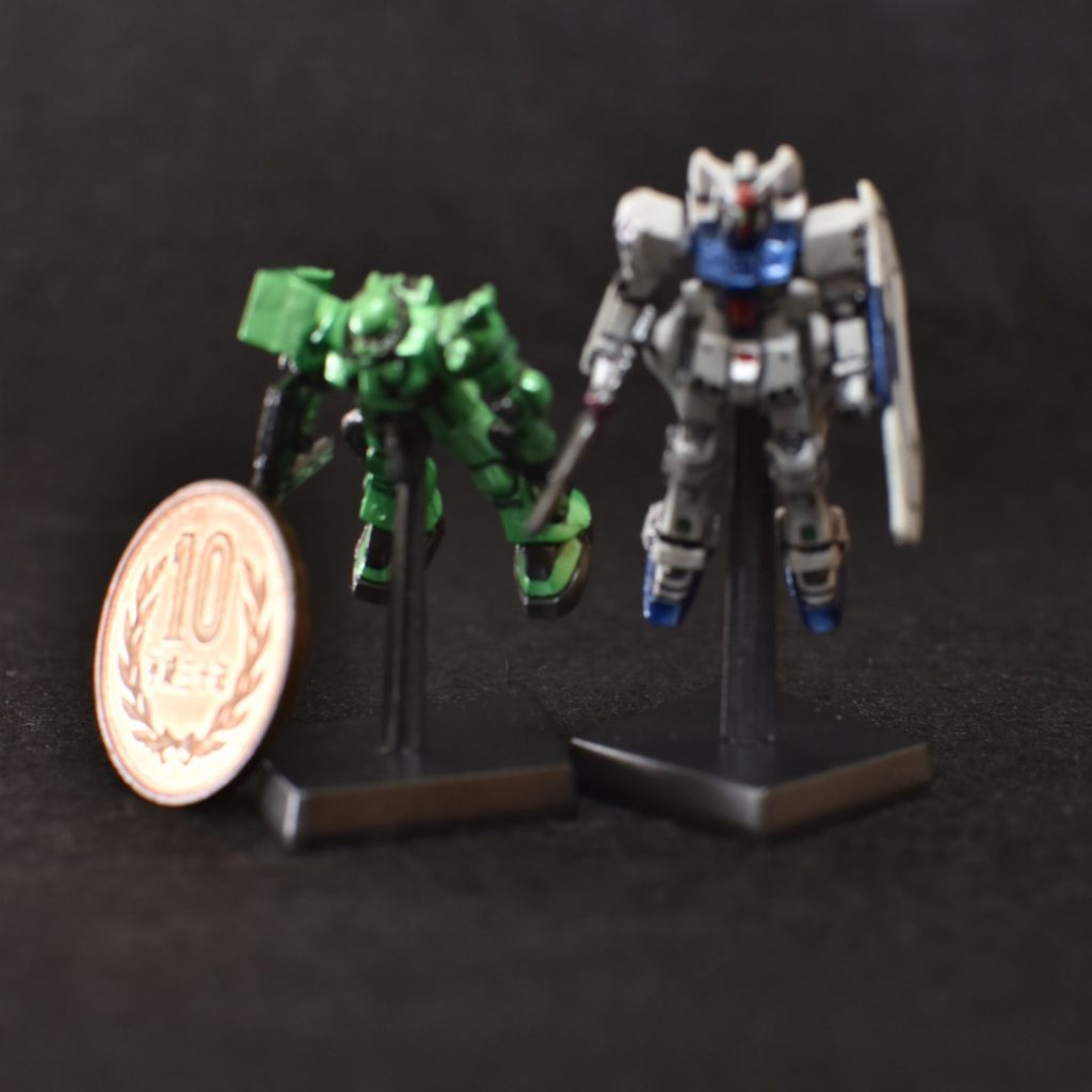 おまけ付きの1/550ガンダム試作3号機ステイメンとザク2も一緒に塗装してやりました✊