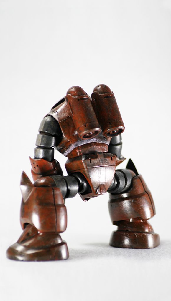 塗料もわからないで吹いているので、プラはバリバリな感じで関節類はプラプラなんですが、それでも個人的に気に入っている一品です～