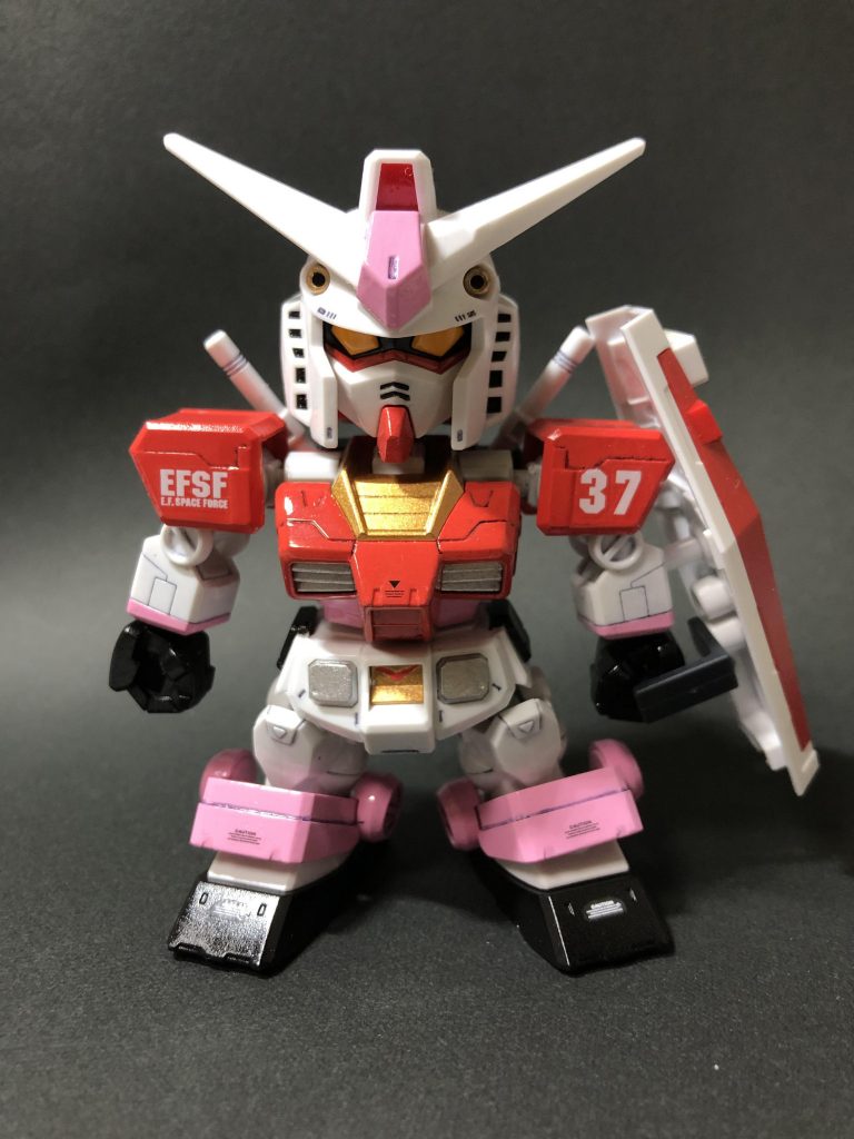 シールドを持たせてみた。シールドは…そのまんま素組・無塗装w　塗れやっ。