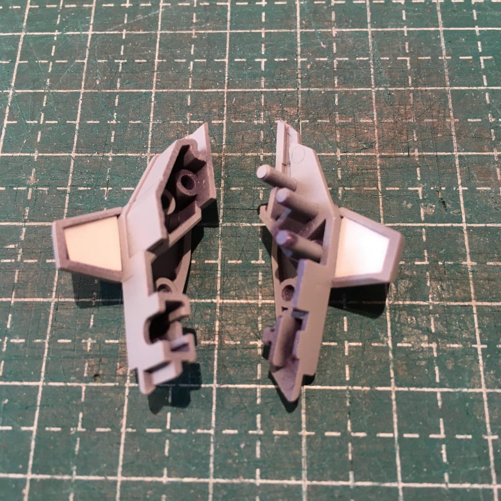 肩内側等見えそうな所をプラ板でふさいでます。