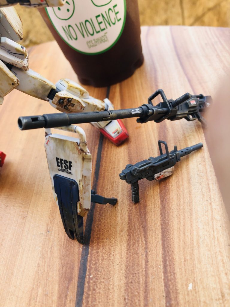 旅行ついでにプラモ屋探索→ホテルでガンプラ作成！–4枚目/制作者：guti14