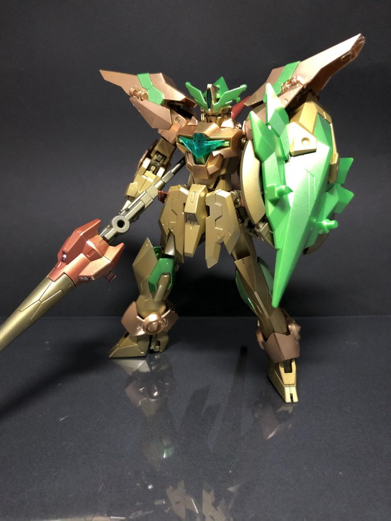 イージスナイト単体だとこんな感じです。個人的にこれが1番好きですねー元々騎士風のデザインなので金がよく似合います