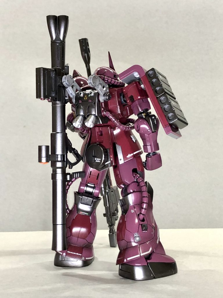 バズーカ、対艦ライフルは背中にセットできます、専用の自作アームにネオジムで装着出来る様に仕込んであります。