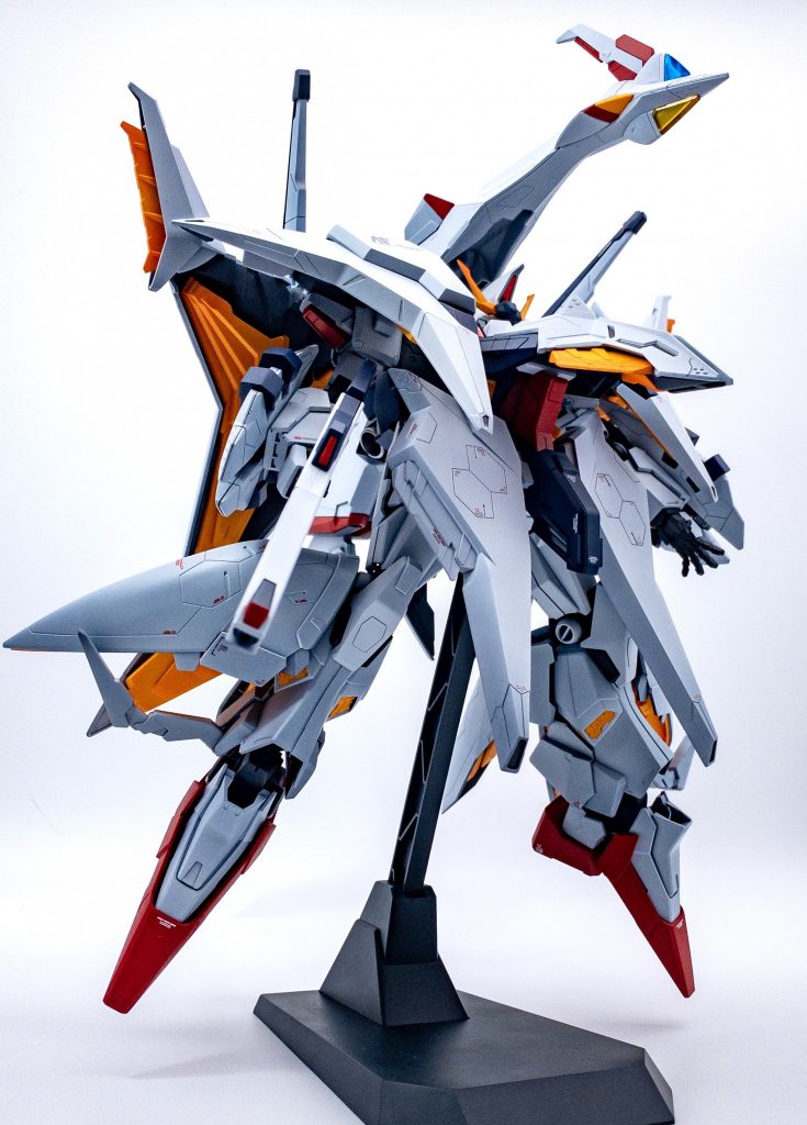 イメージではフワッと浮いたポーズが似合います。