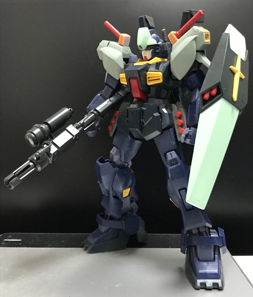 塗装前の状態。Mk-Ⅱをほぼそのままの状態でわかりやすくいろんな最新パーツで強化した感じになってます。Mk-Ⅱは初めて作ったのですが、旧MGでも思ってたよりめちゃくちゃカッコよくって完成状態にもとても満足しています。今度はver2.0のMk-Ⅱも作ってみたいですねぇ^_^