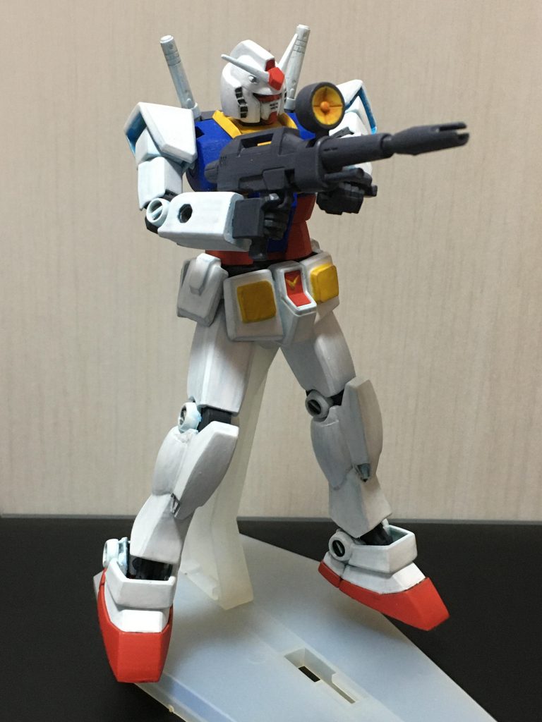 アクション塗装はファレホの筆塗りです。今回はメカカラーを希釈せずにそのまま使ってみました。希釈しない方が使いやすかった印象です。モールドをほぼ全部潰したから塗りやすかったのかもしれませんが。