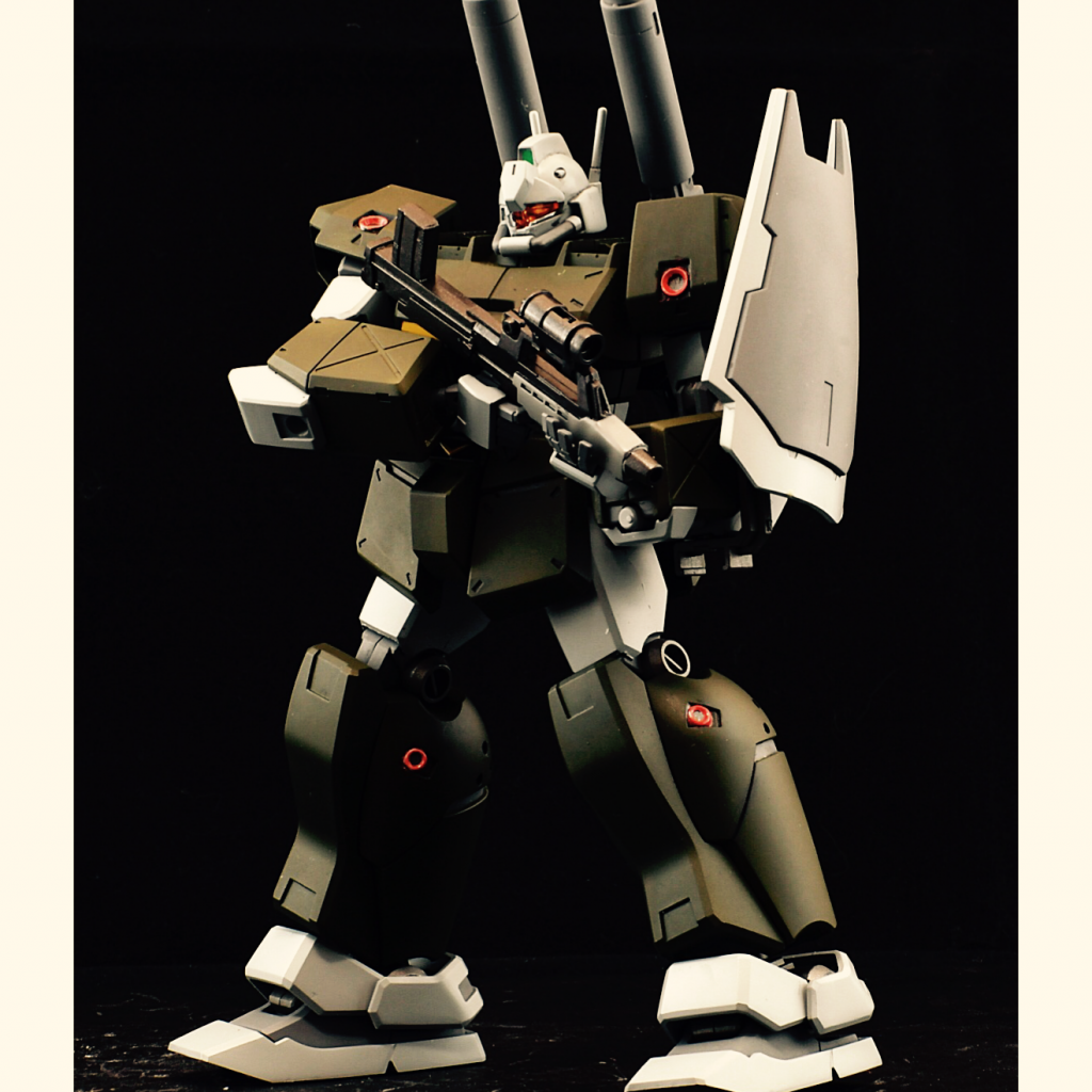 基本パチ組ですが、かっちょ悪いライフルと、ながすぎで邪魔そうなシールドだけ改造してあります。といっても、切ったり塗ったりしただけです。