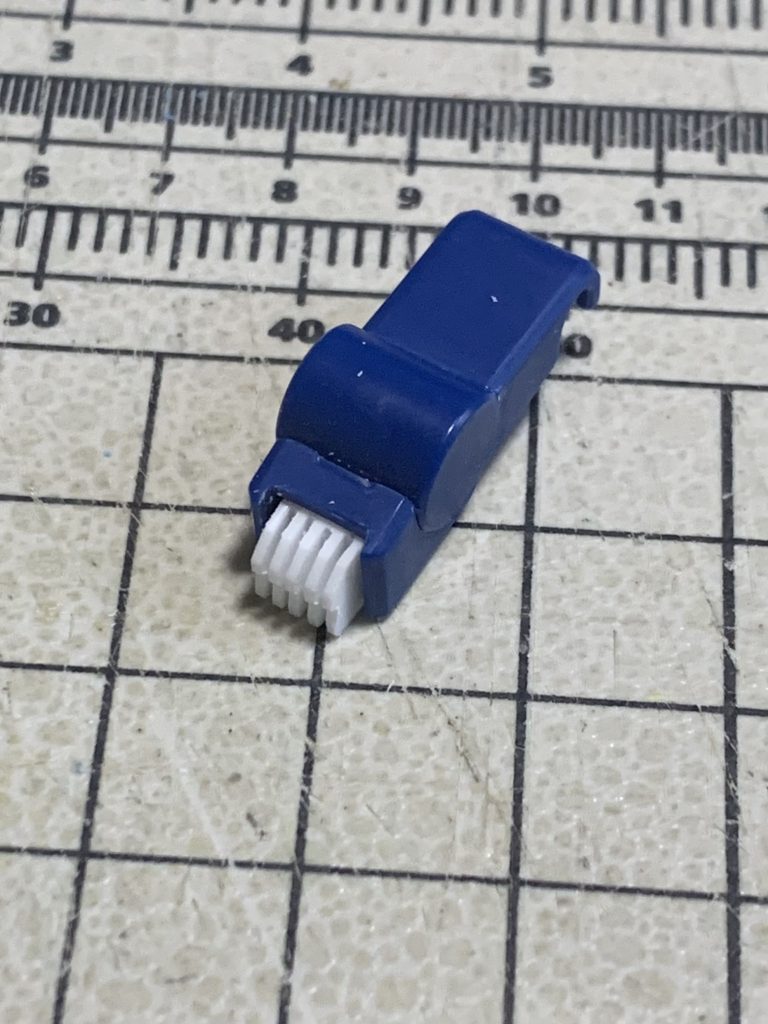 チラっと見える股間のシイタケ