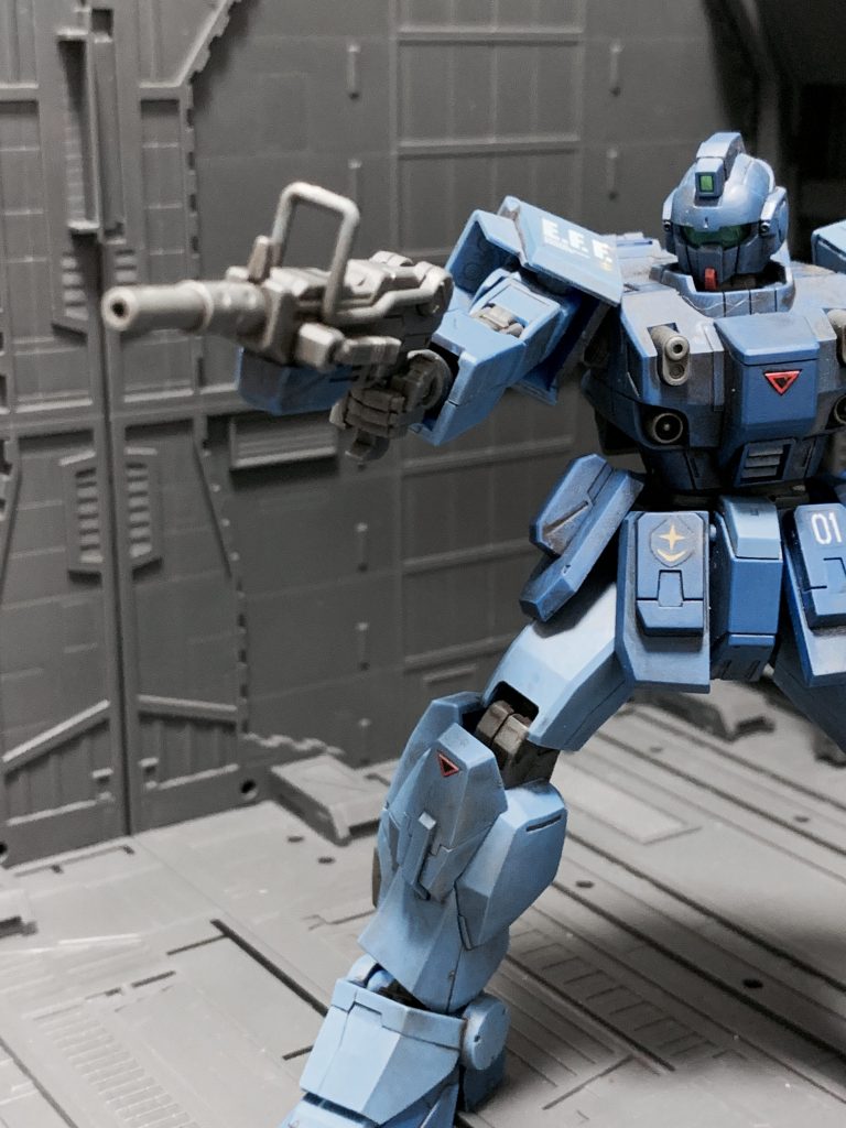 100mmマシンガン。キット付属のものにはトリガーガードがありませんでしたので、Ez8のものを流用しています。