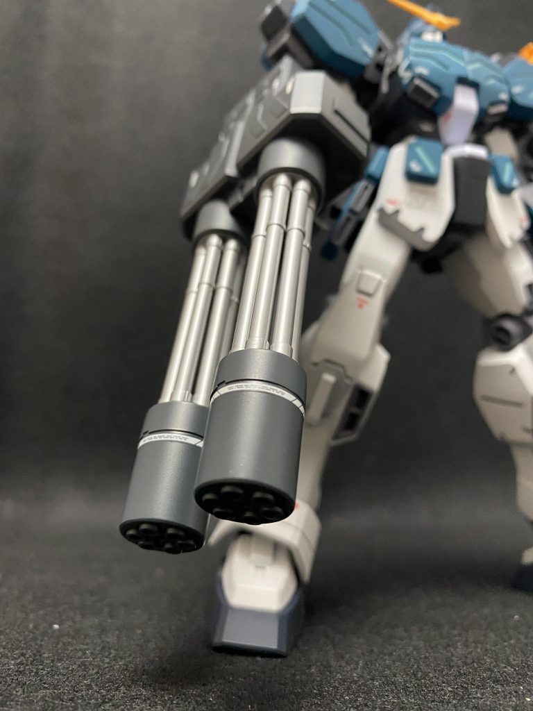 ダブルガトリングガン。こだけでタフな印象を与えますね。