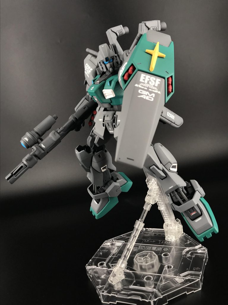 シールドにはわかりやすくジム・アドバンスの文字からGM ADとデカールを貼ってます。