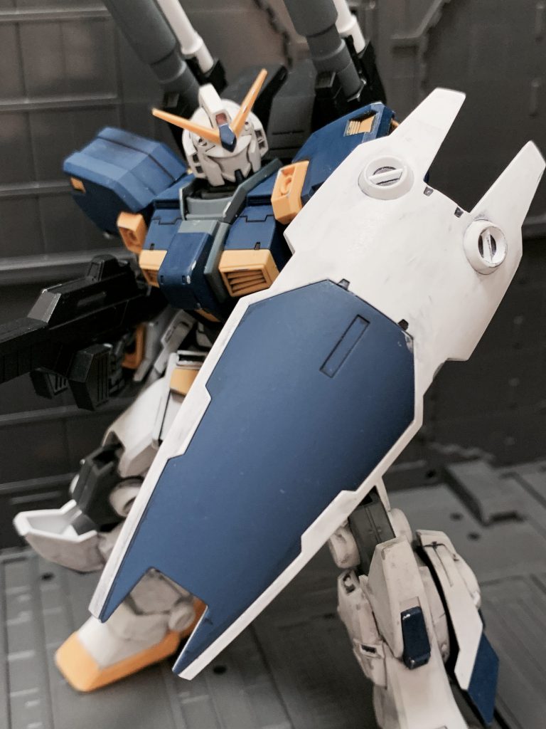 シールド。ジムコマンド系のシールドですね。