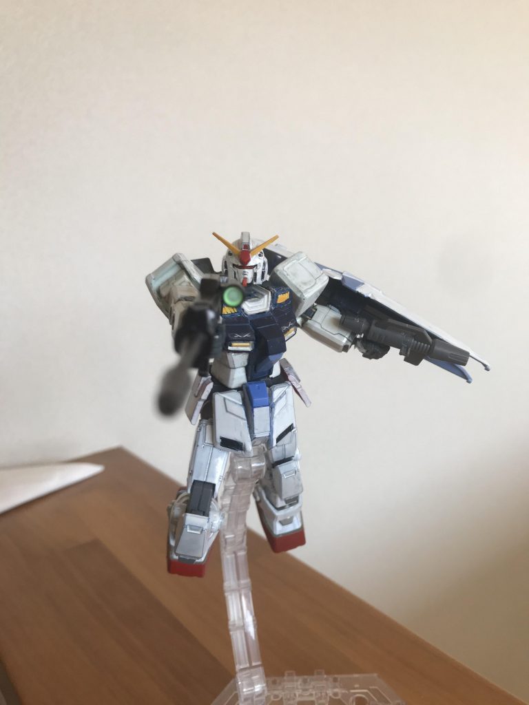 設定(武装):主に頭部バルカン・ブルパップマシンガン・ビームライフル(写真の物)(0083~)・シールド・ビームサーベル・ビームスプレーガン・その他 となっています