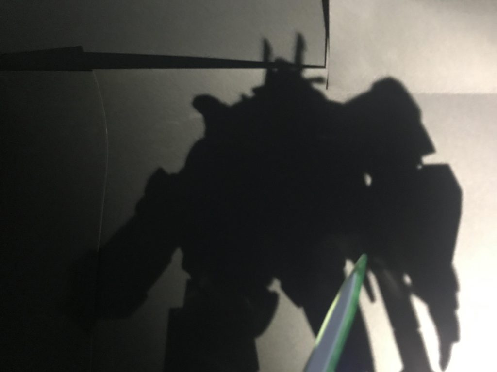 ダブルオー「はい進んでいますよ…このロボ兵器で弱い者は　　無制限に！」