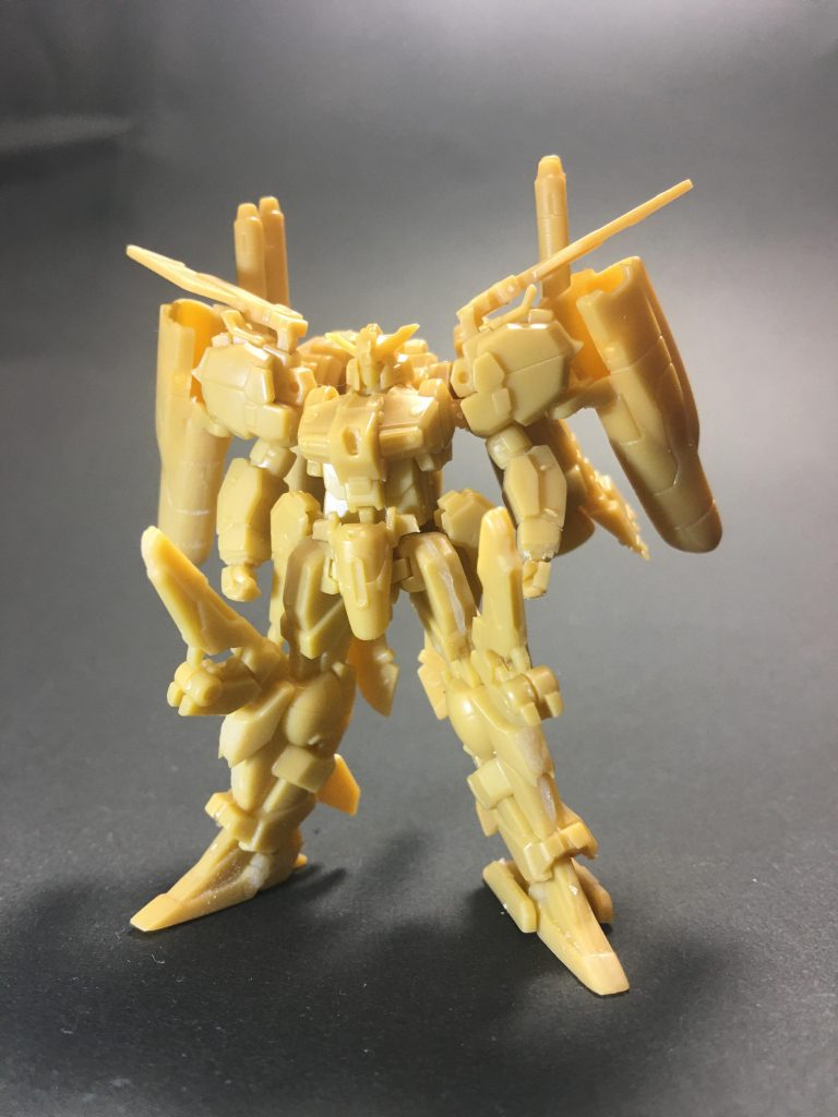 アーティファクト全部にいえることですが、この時点ですでに相当カッコいい！！ちなみにこれは2機目でノーマルカラーにする予定です。