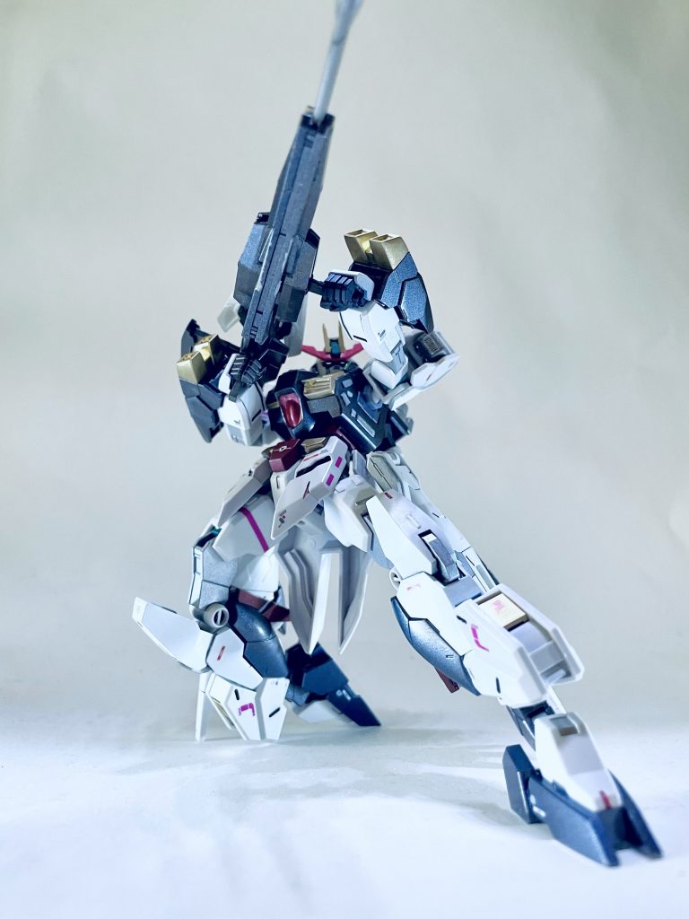 ロングライフル持ちのポーズはこのアングルが一番好きです。